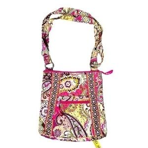▶️ Vera Bradley ◀️Very Berry Paisley Crossbody Bag